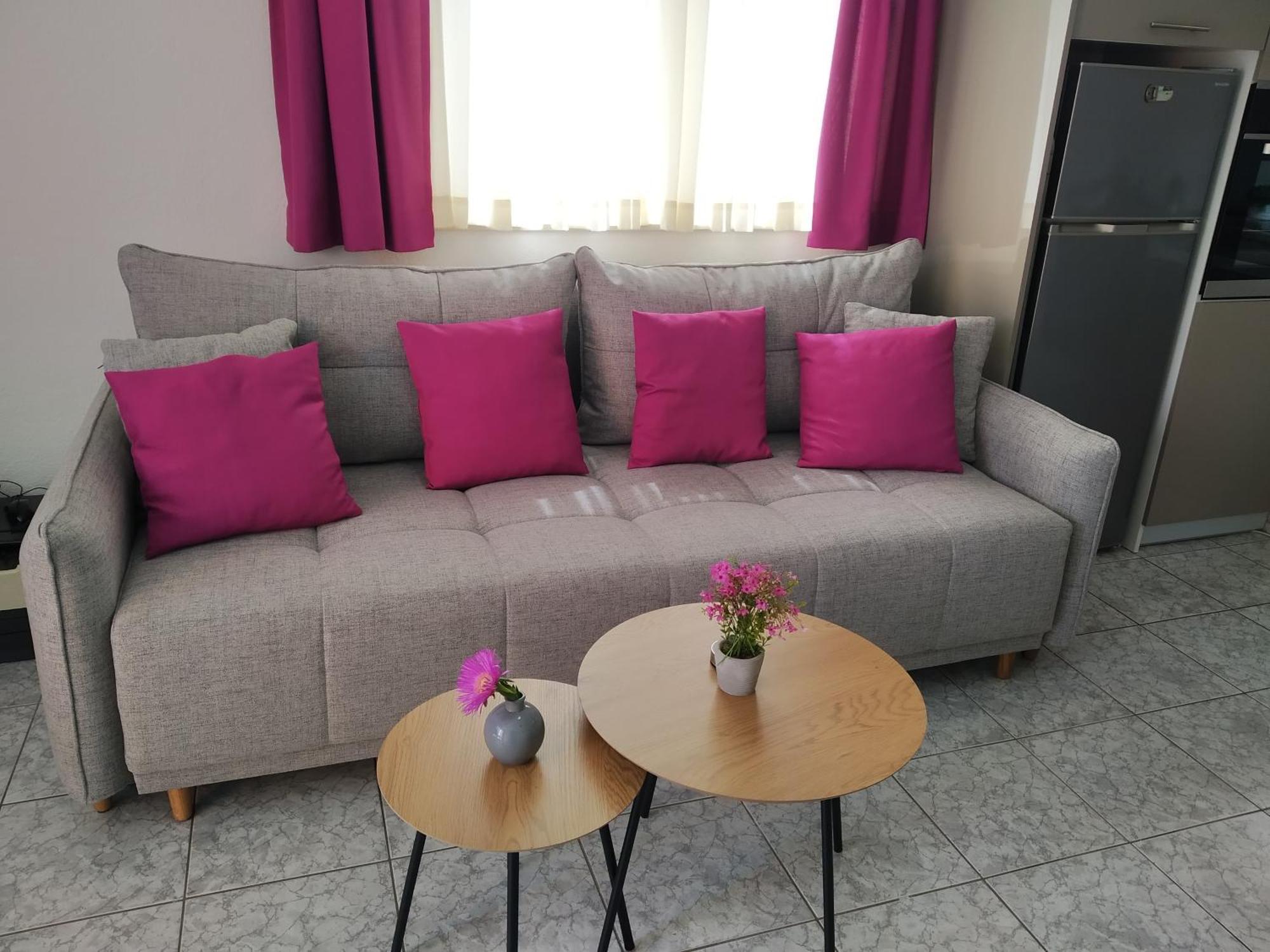 Holiday Home Milenka Рогозница Экстерьер фото